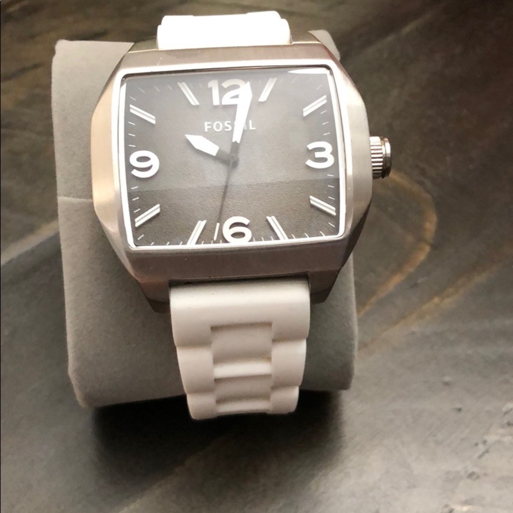 Men’s Fossil Watch with white band